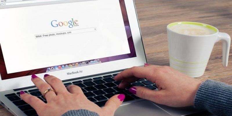 how to write a college application essay that stands out